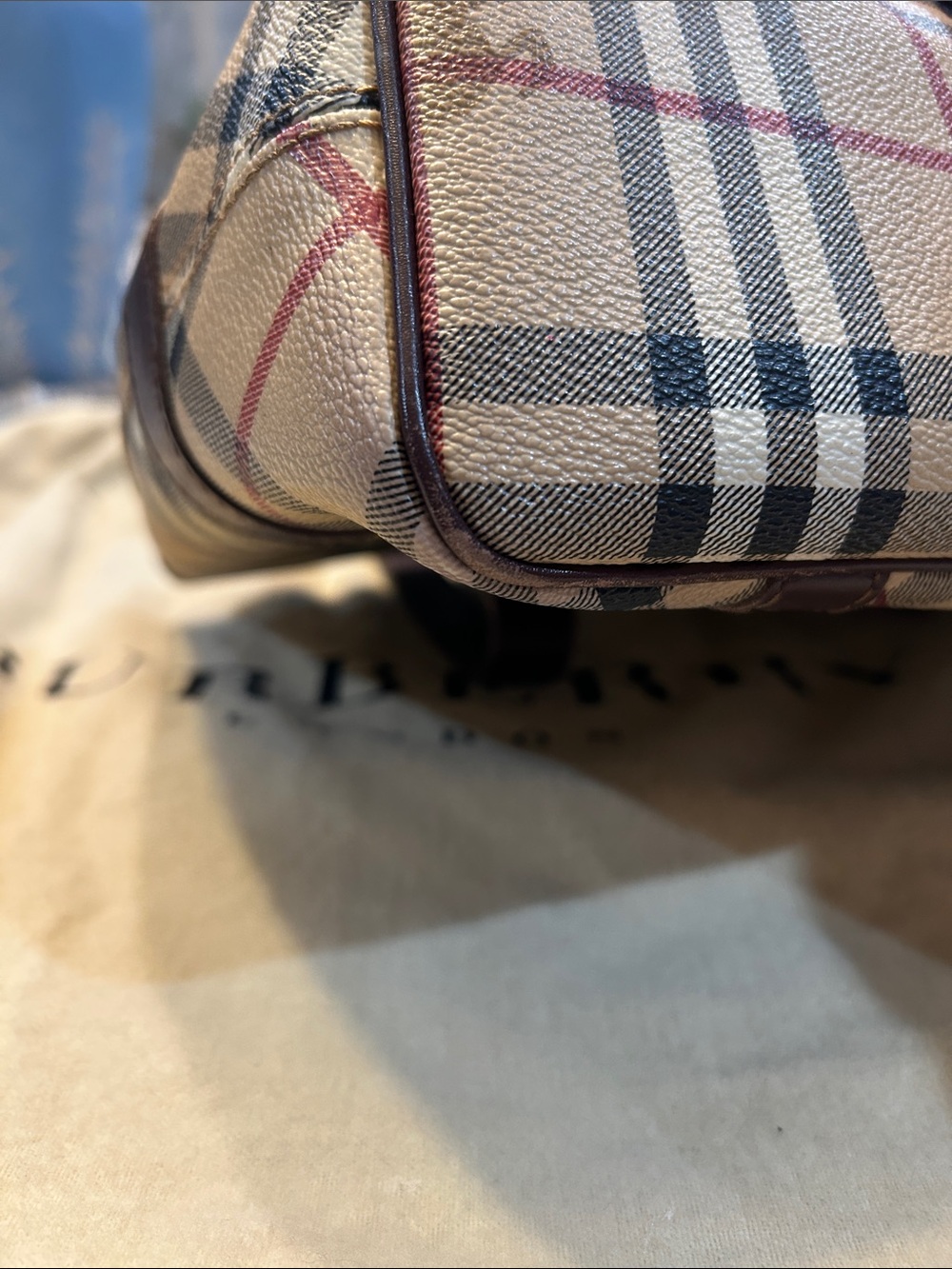 Burberry Tote Bag with Brown Trim - Picture 16 of 16
